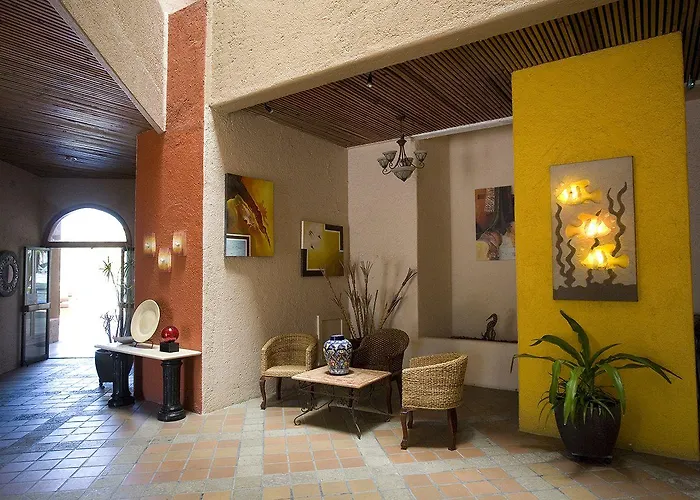 Marina Cabo Plaza Town & Apartment *